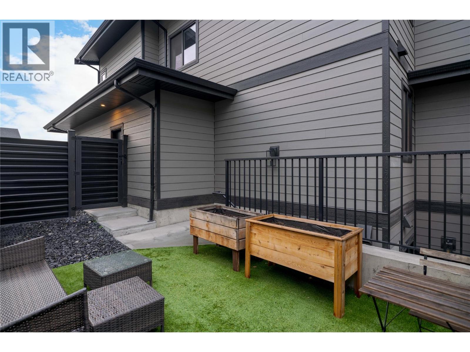 4315 Ladd Court - 36