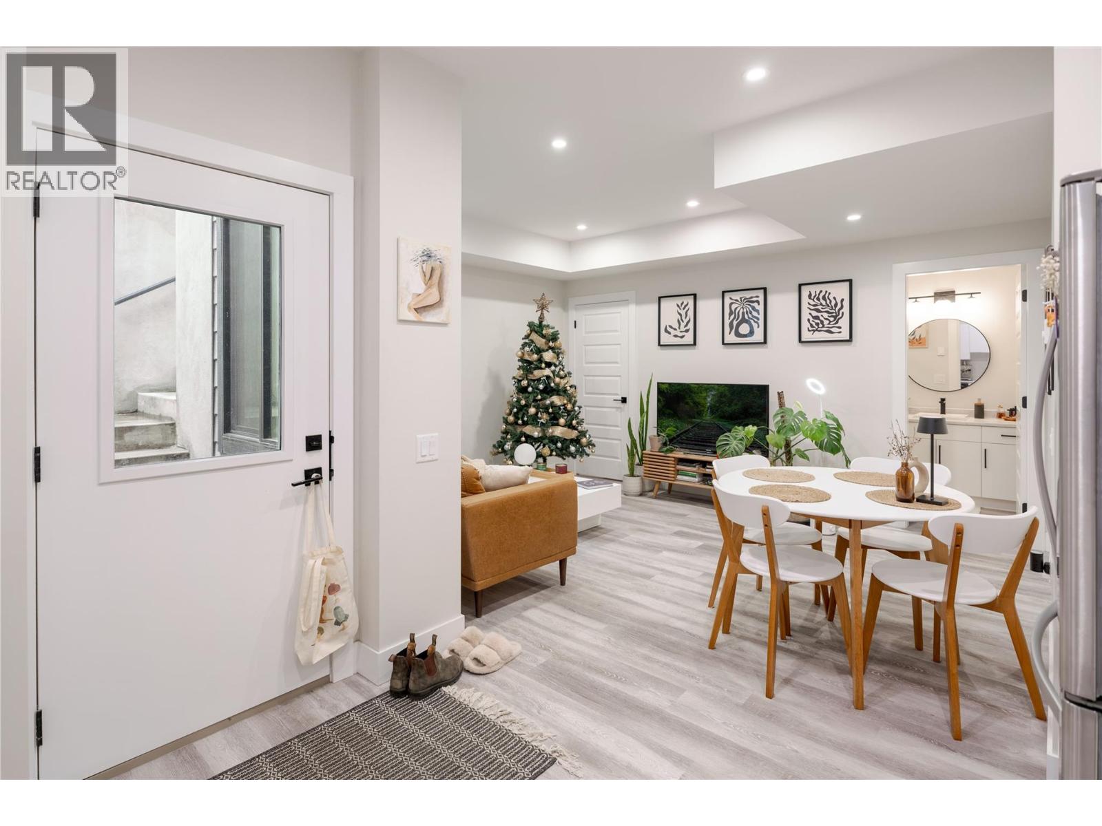 4315 Ladd Court - 31