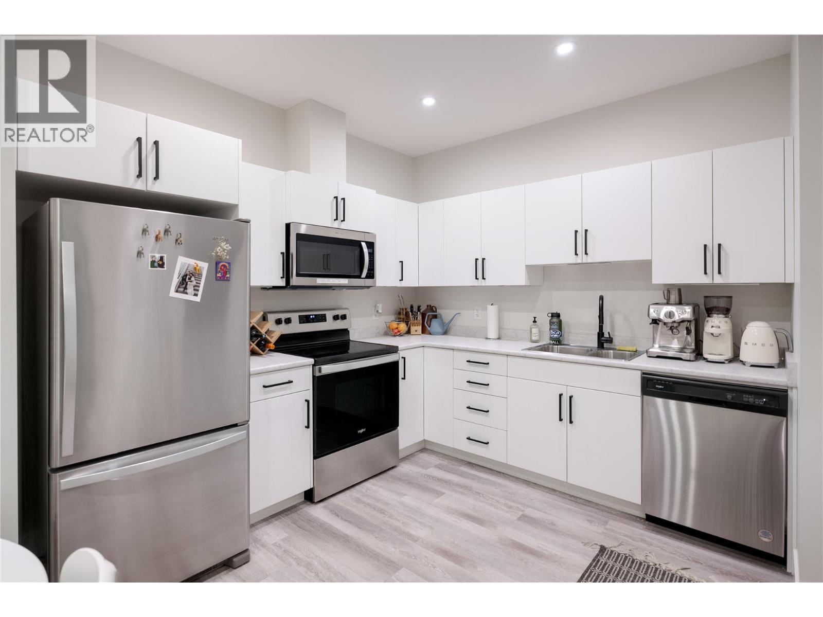 4315 Ladd Court - 30