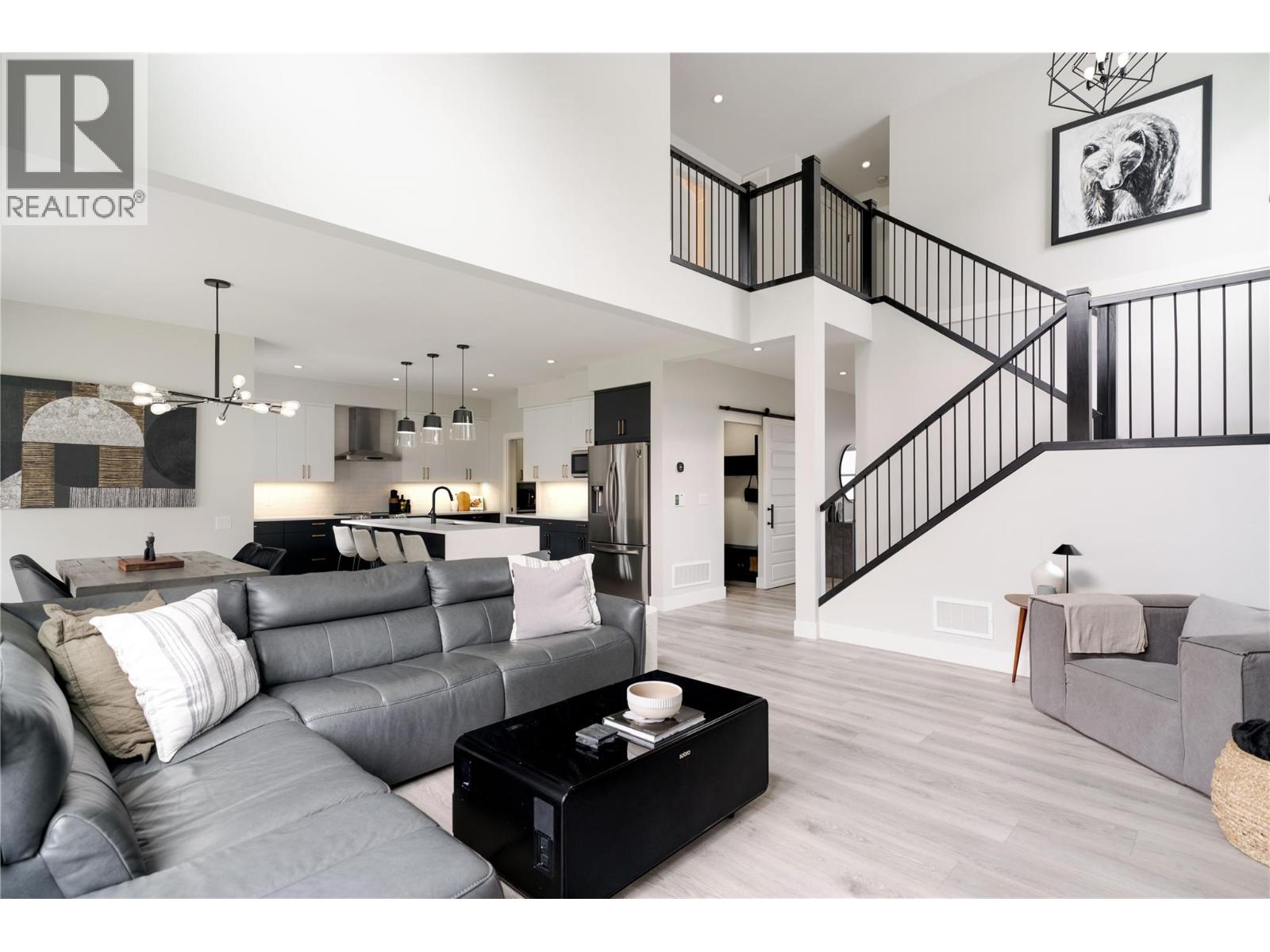 4315 Ladd Court - 3