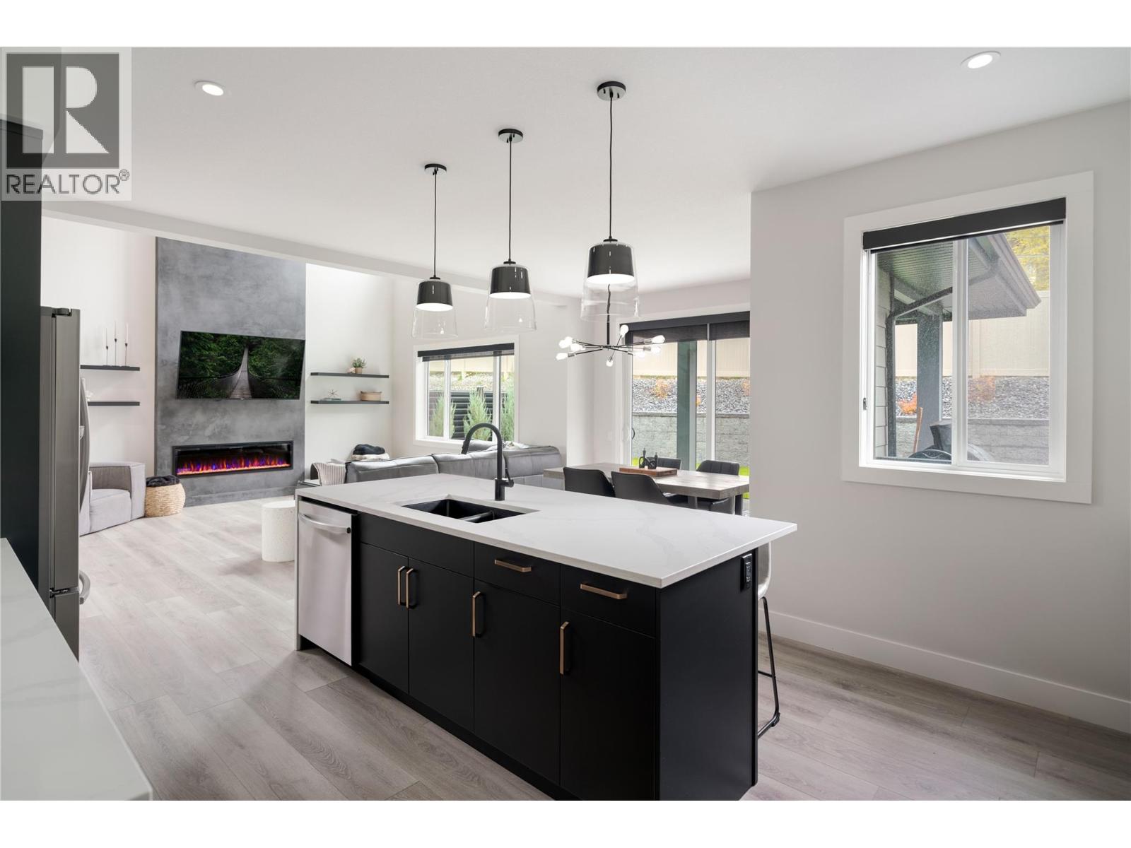 4315 Ladd Court - 6