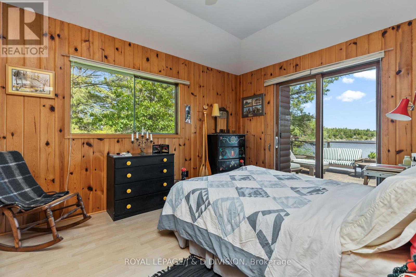 1 B254 EMERALD ISLAND - 17
