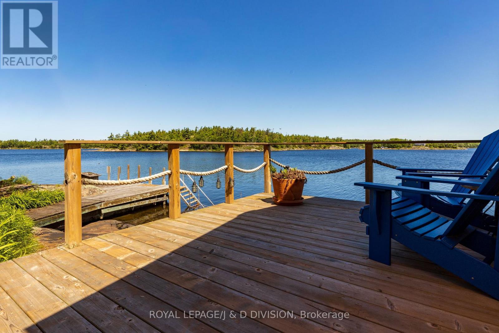 1 B254 EMERALD ISLAND - 28