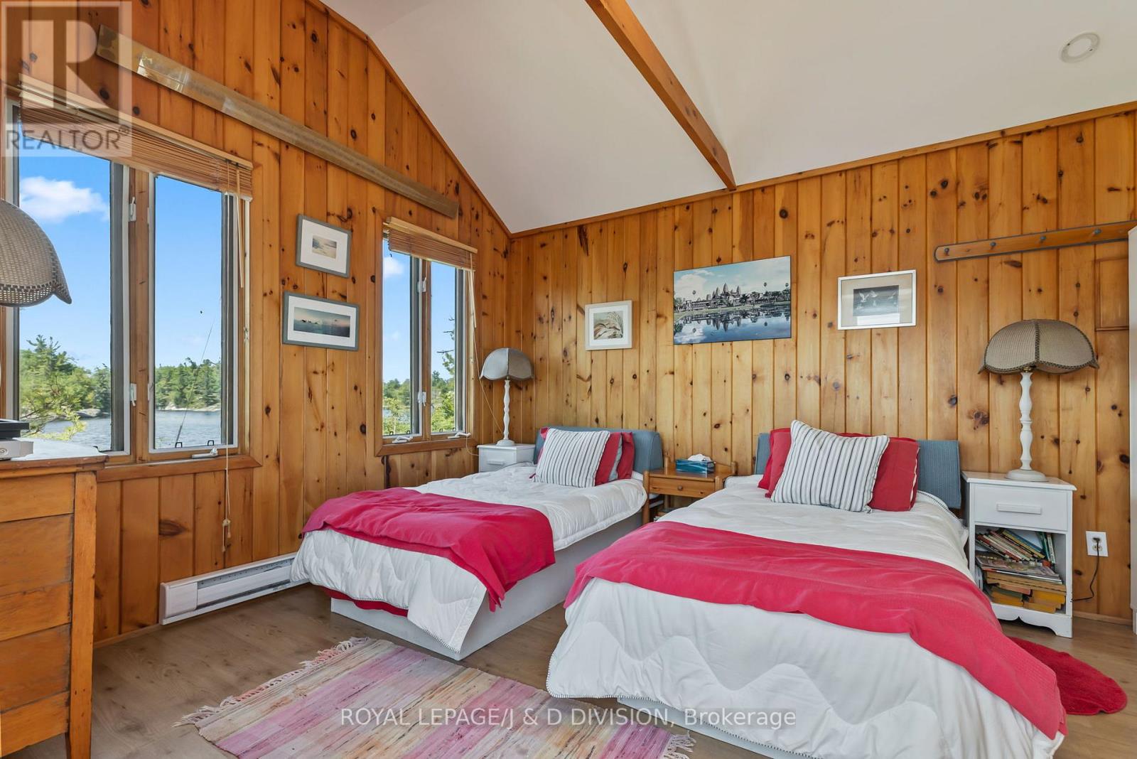1 B254 EMERALD ISLAND - 34