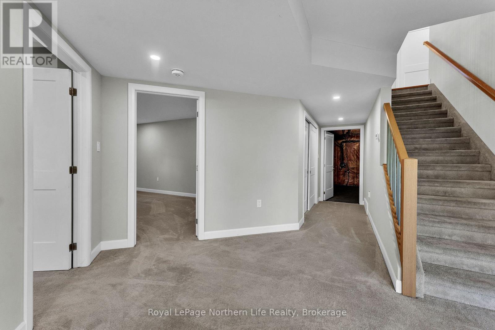 9 SILVER MAPLE LANE - 36