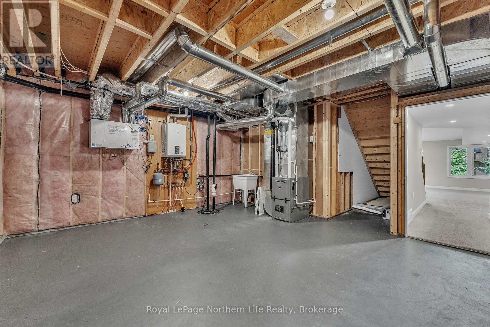 9 SILVER MAPLE LANE - 44