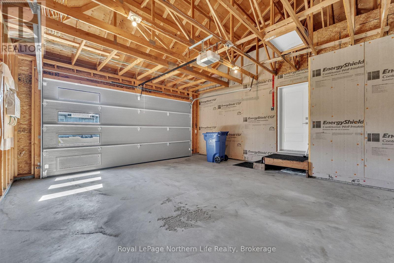9 SILVER MAPLE LANE - 45