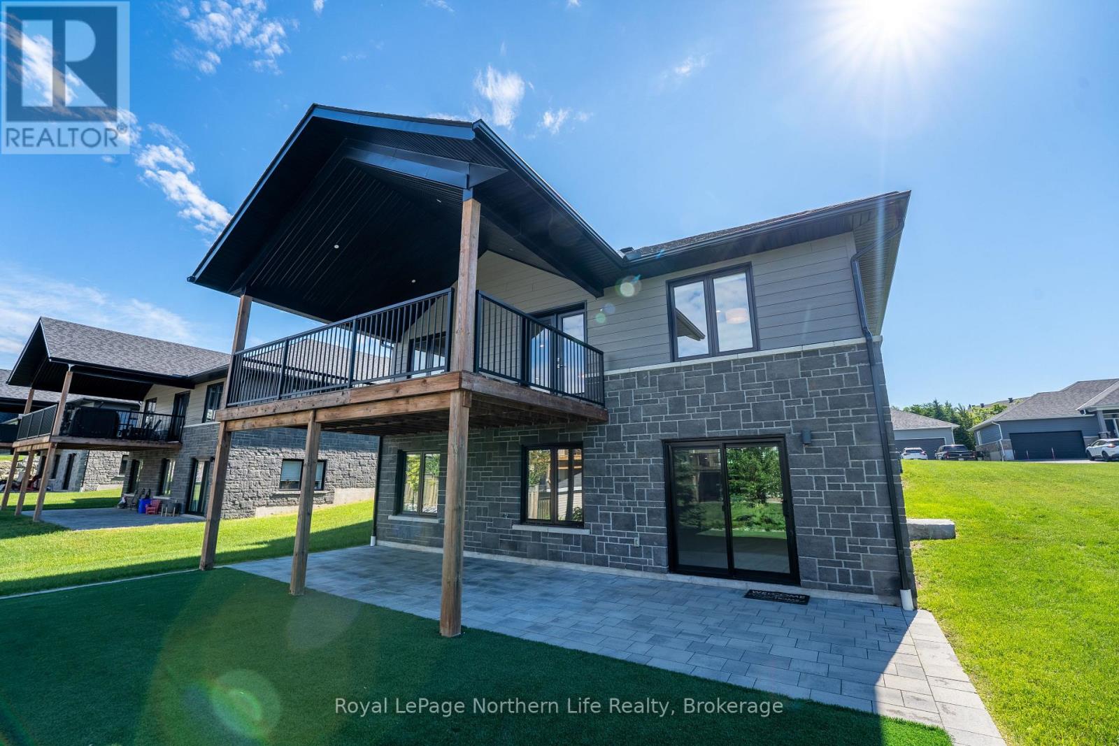 9 SILVER MAPLE LANE - 48