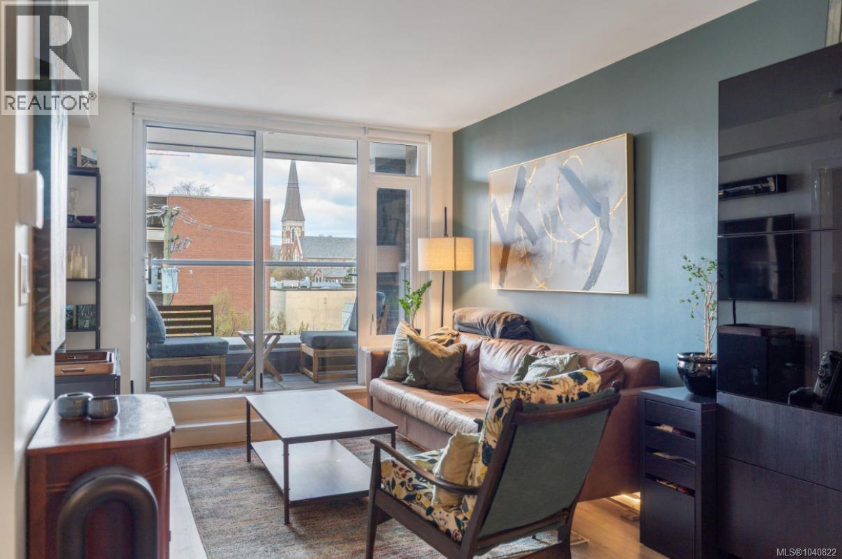#401 845 Johnson St - 10