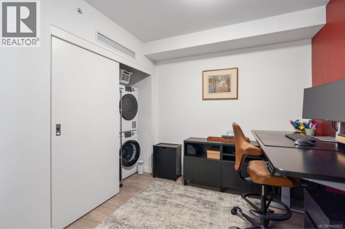 #401 845 Johnson St - 18