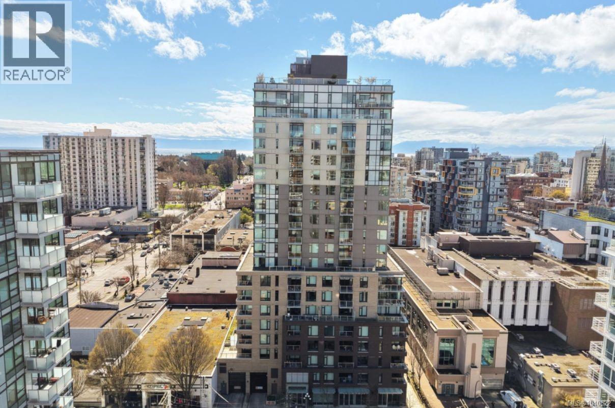 #401 845 Johnson St - 2