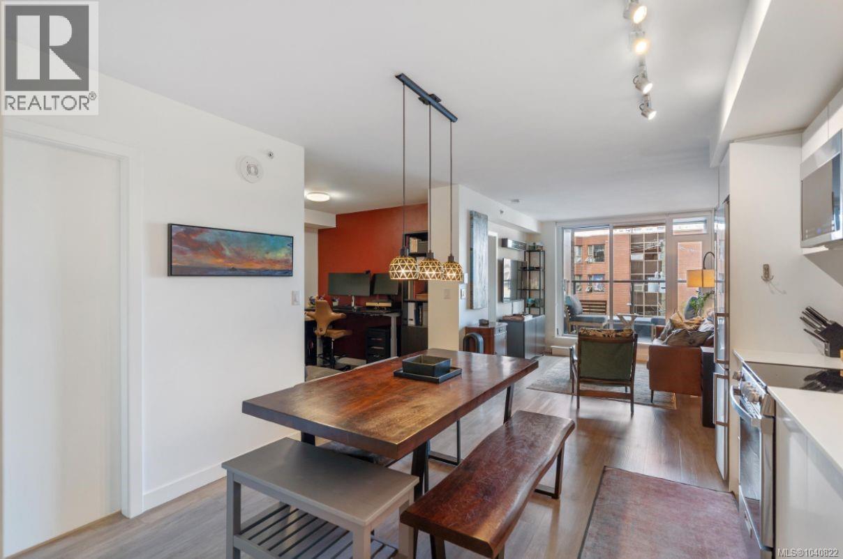 #401 845 Johnson St - 6
