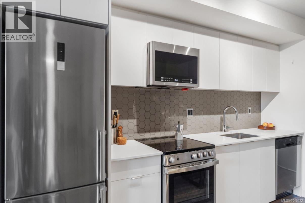 #401 845 Johnson St - 9
