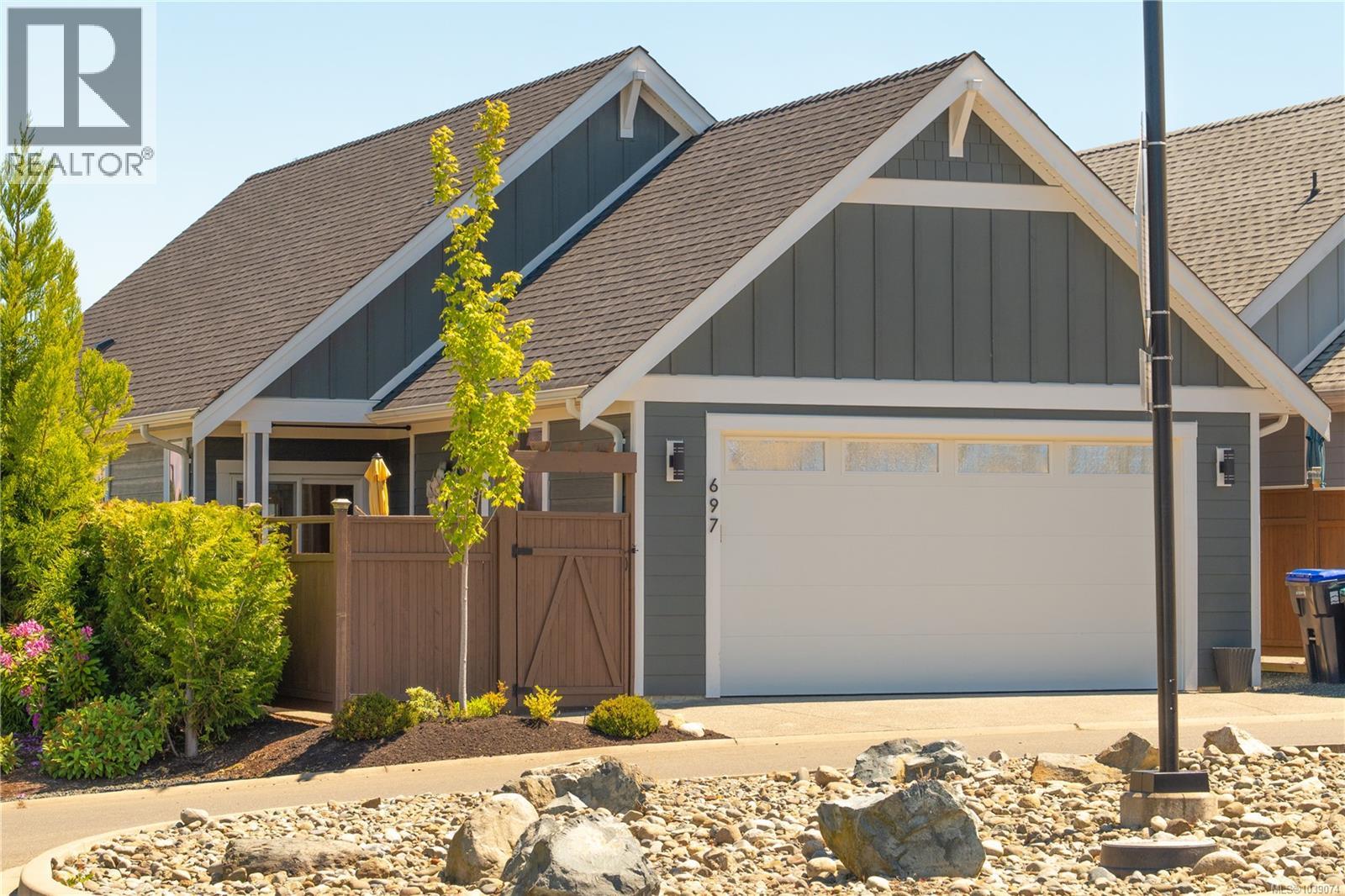 697 Briarwood Dr - 2
