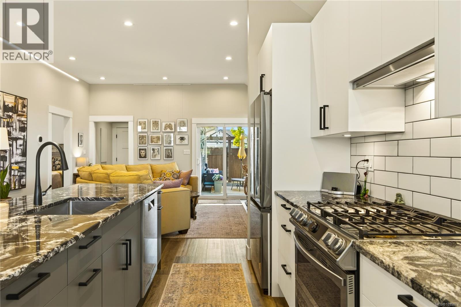 697 Briarwood Dr - 50