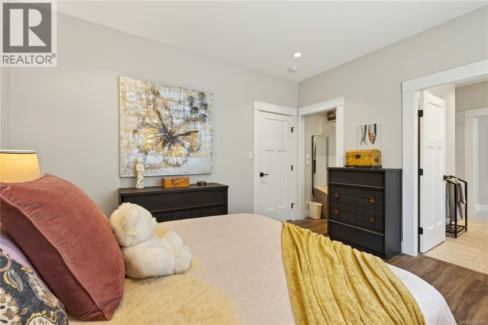 697 Briarwood Dr - 14