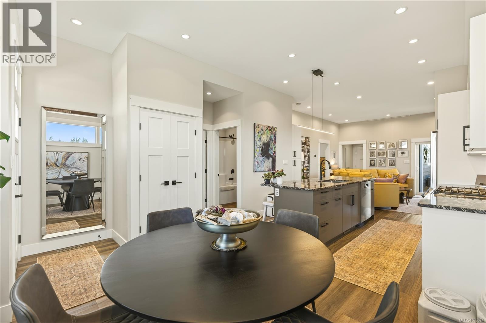 697 Briarwood Dr - 51