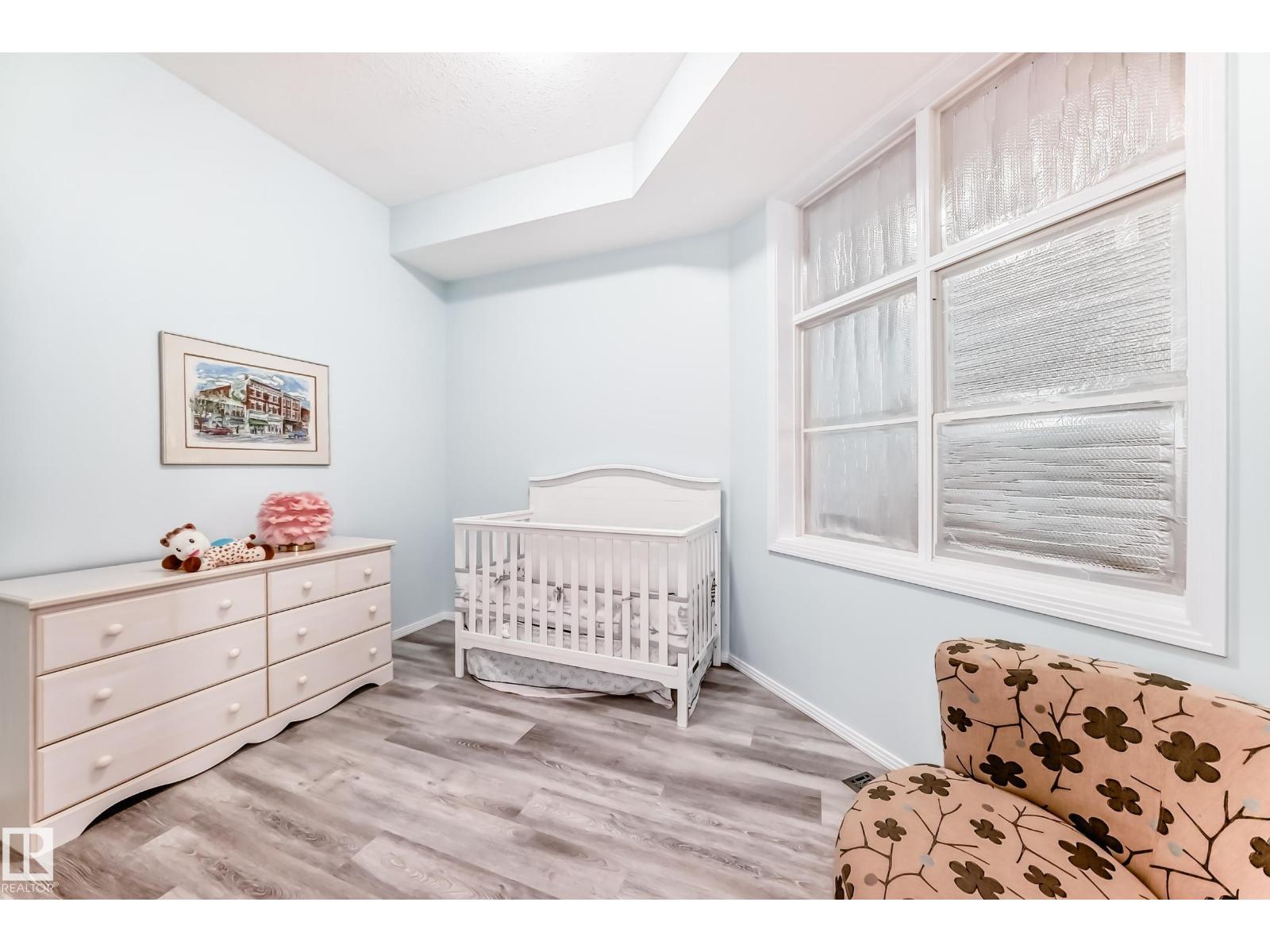 #414 9507 101 AV NW - 16