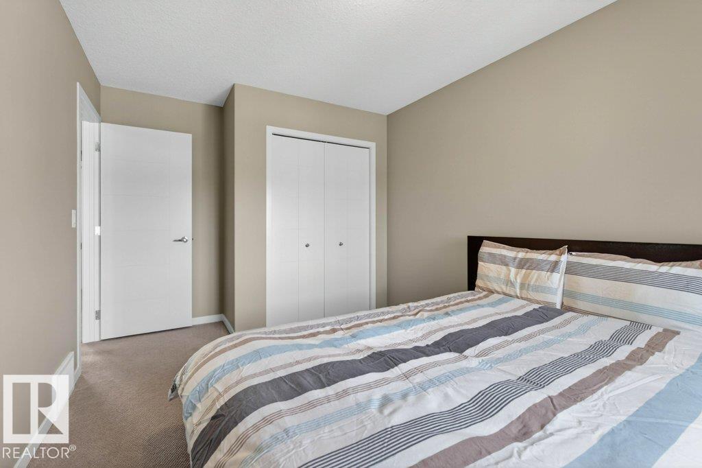 5315 20 AV SW SW - 25