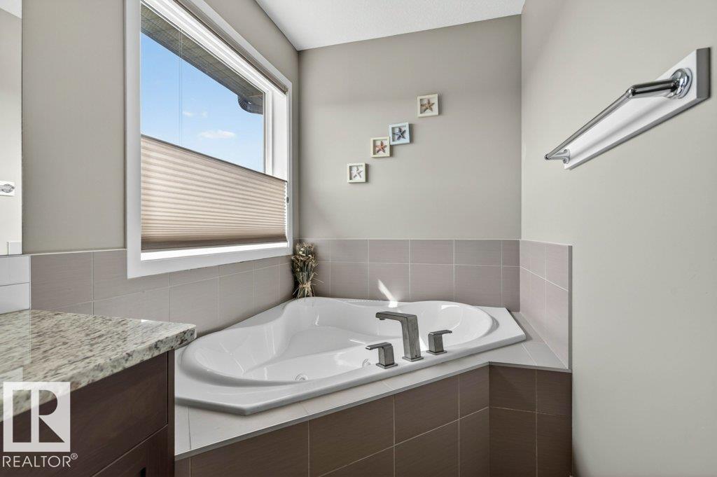 5315 20 AV SW SW - 31