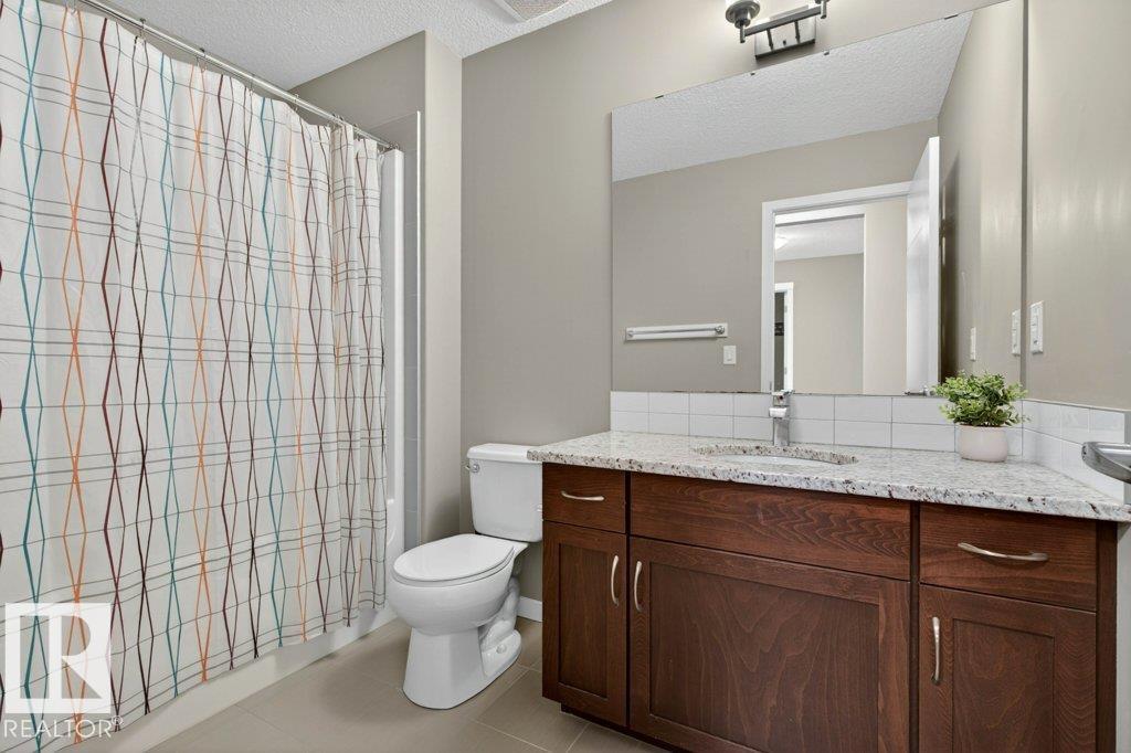 5315 20 AV SW SW - 33