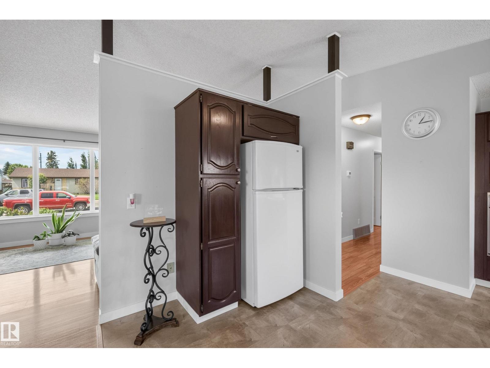 10935 152 ST NW — photo 16