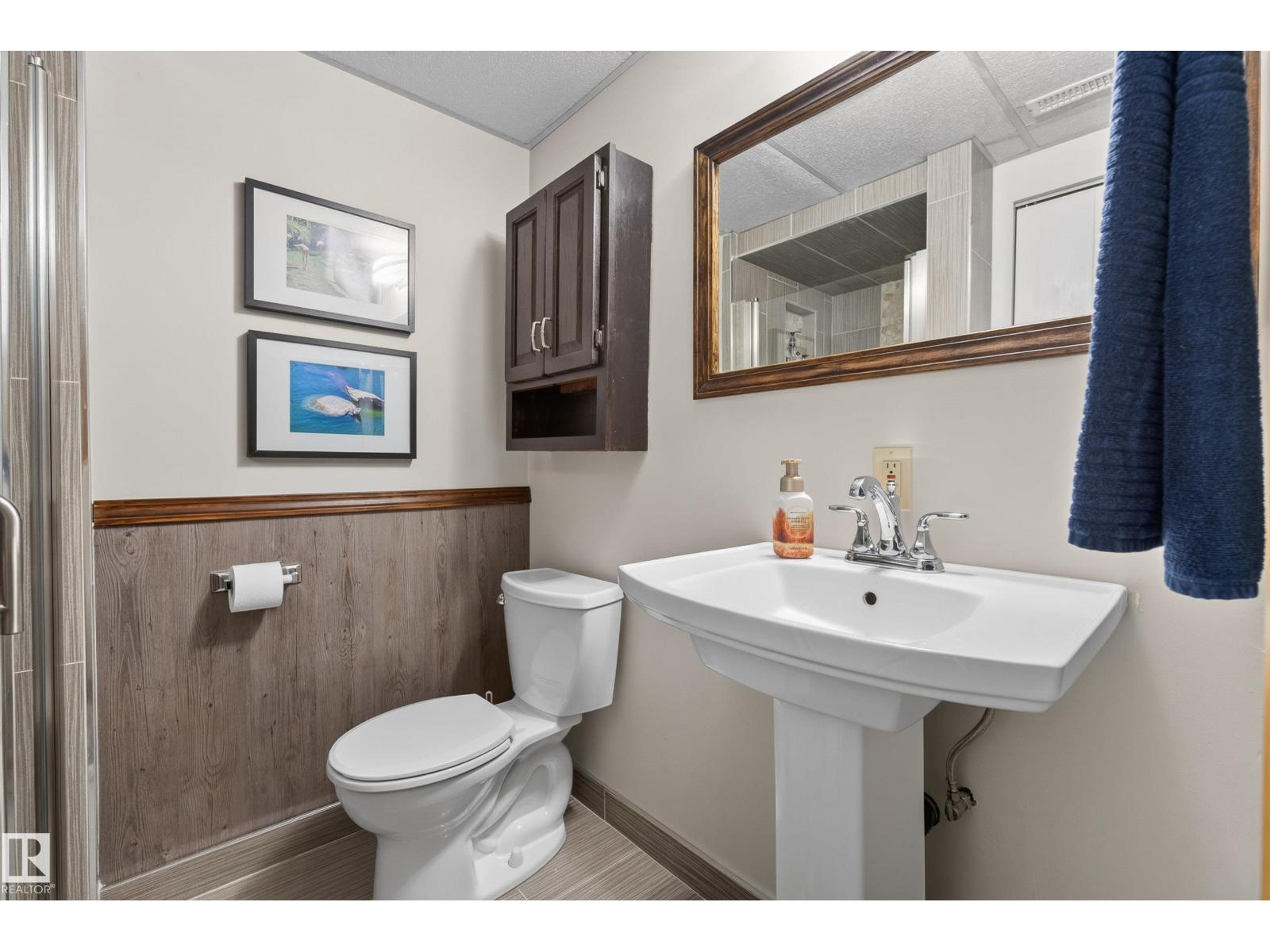10935 152 ST NW — photo 33