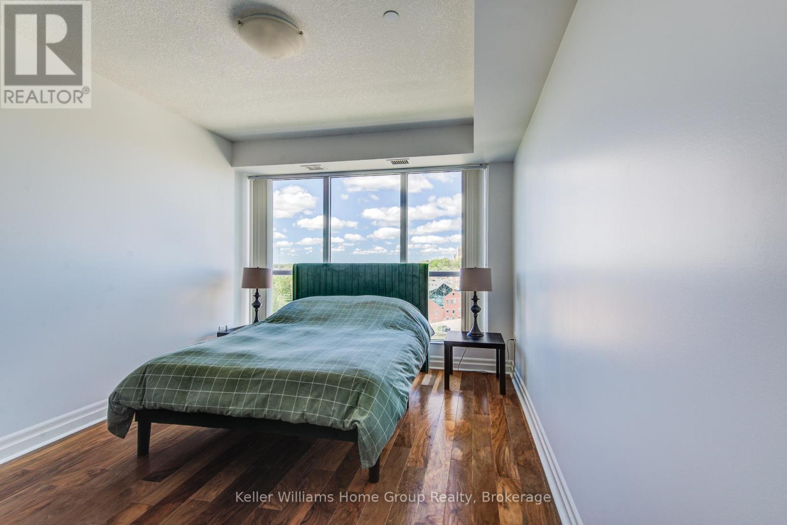 #901 150 WELLINGTON STREET E - 16