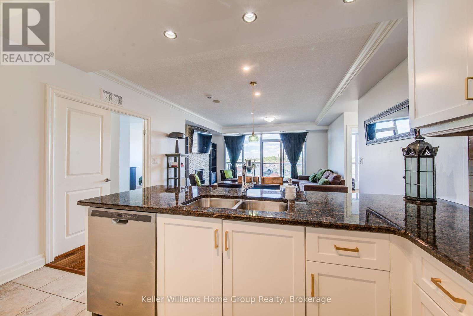 #901 150 WELLINGTON STREET E - 7