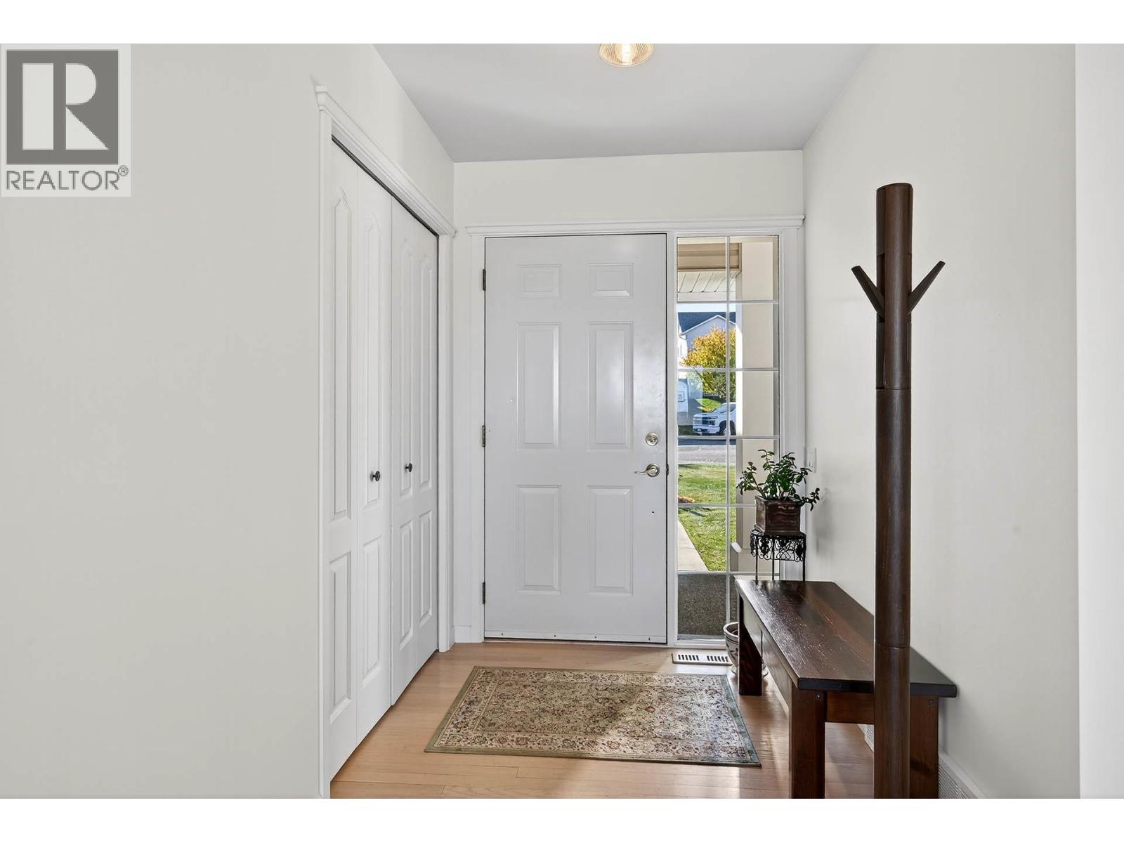 992 Canongate Crescent - 2