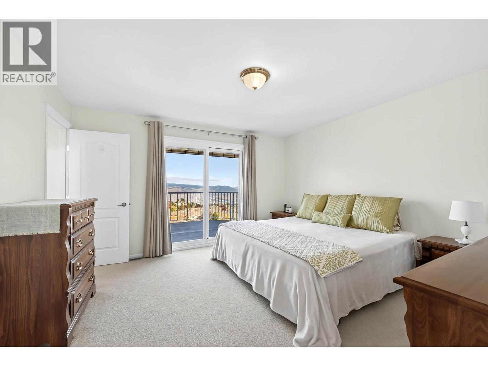 992 Canongate Crescent - 26