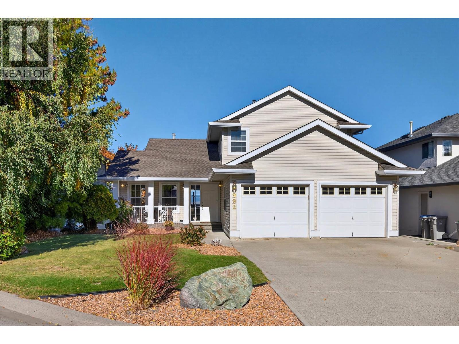 992 Canongate Crescent - 1