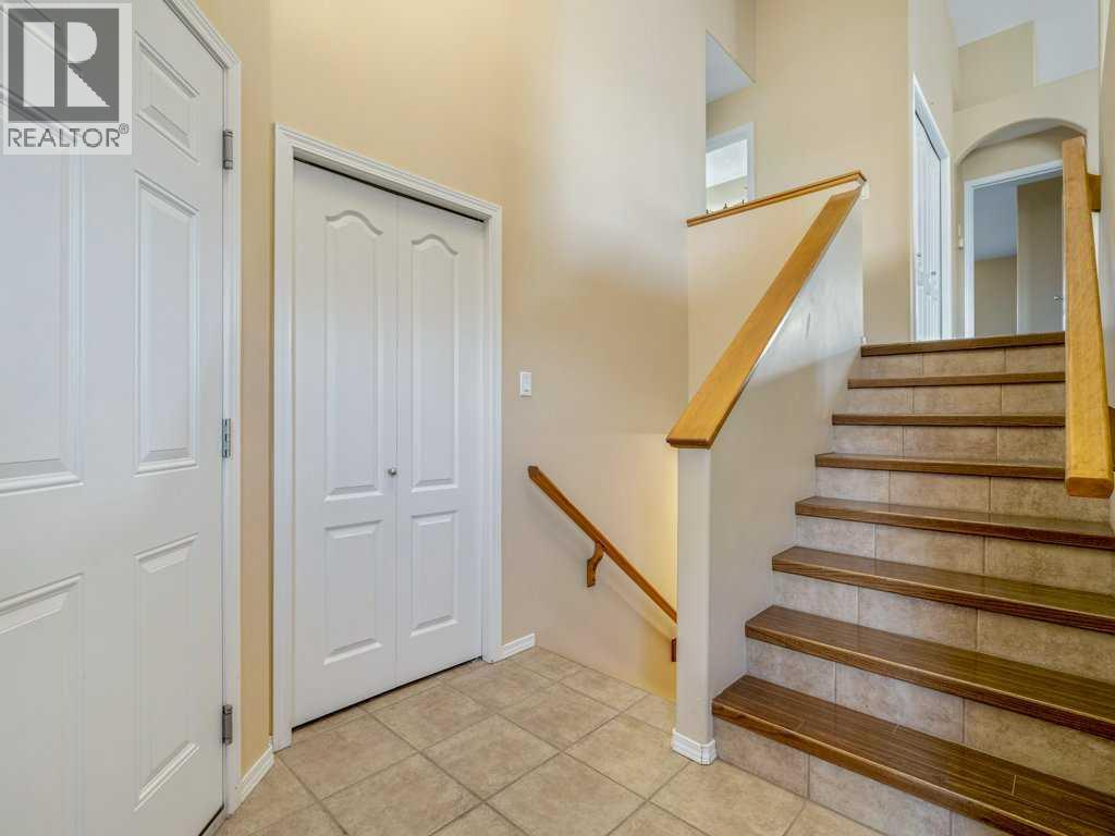 727 Aberdeen Crescent - photo 2