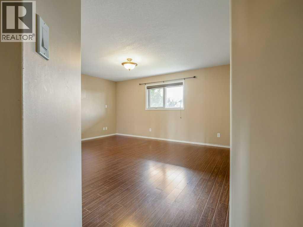 727 Aberdeen Crescent — photo 20