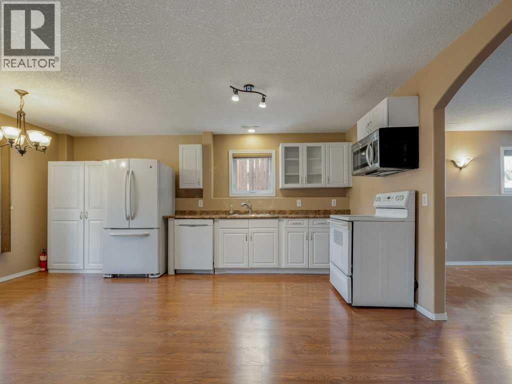 727 Aberdeen Crescent — photo 34