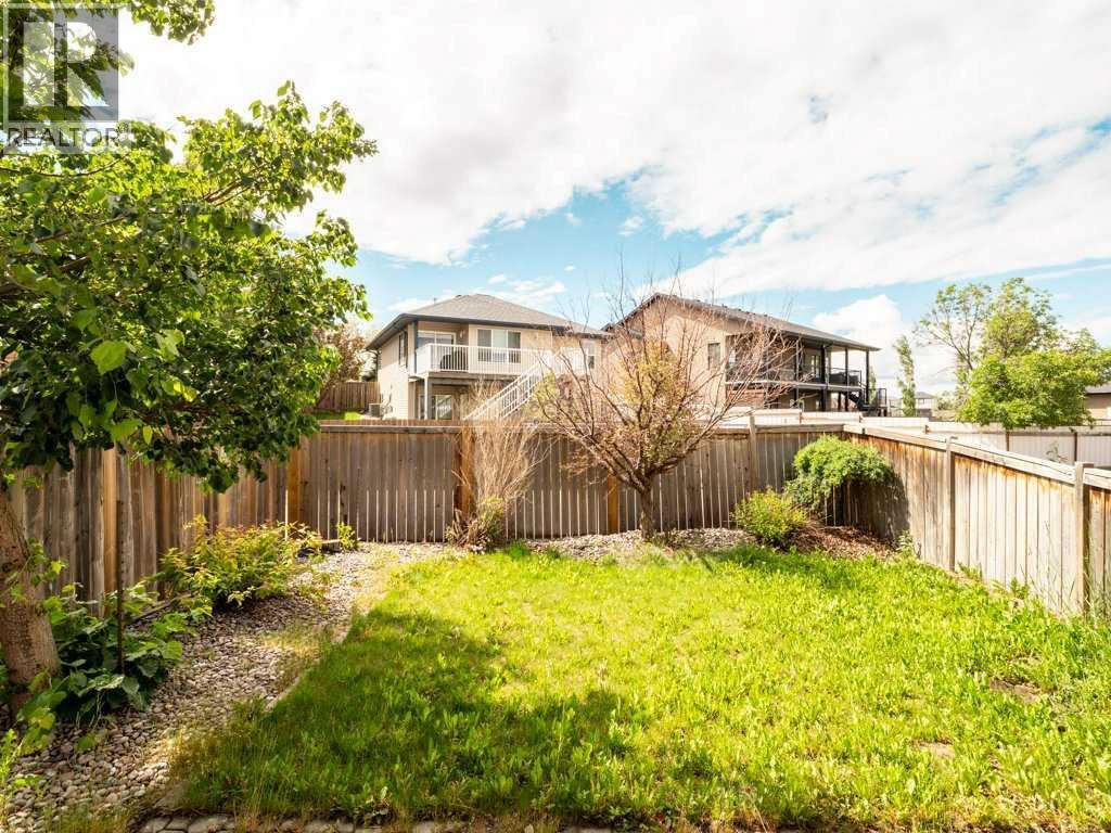 727 Aberdeen Crescent — photo 42