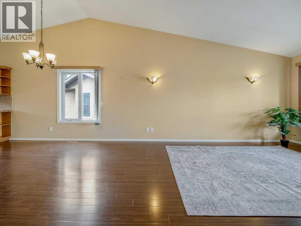 727 Aberdeen Crescent — photo 8