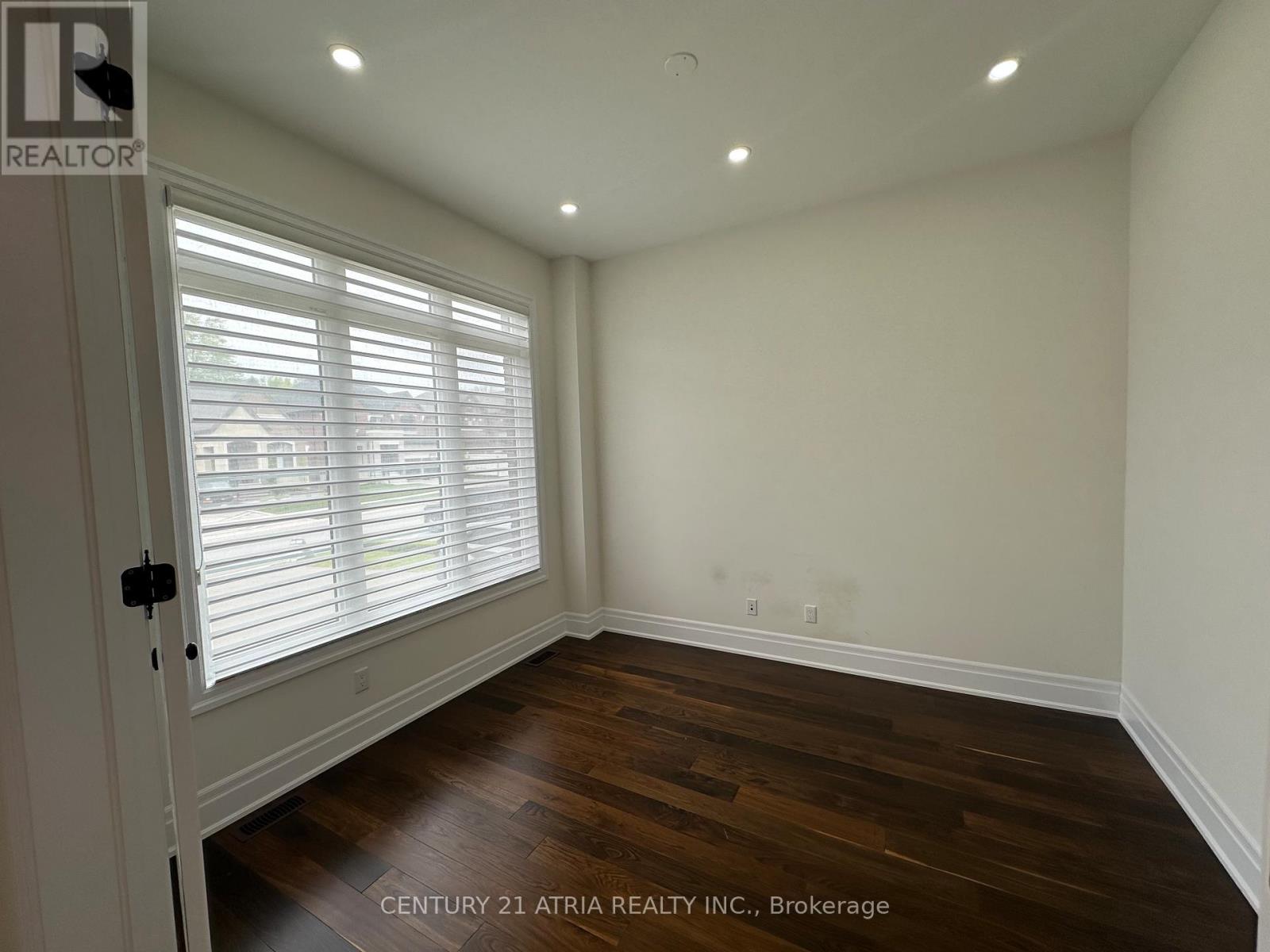 19 MUMBERSON STREET - 16