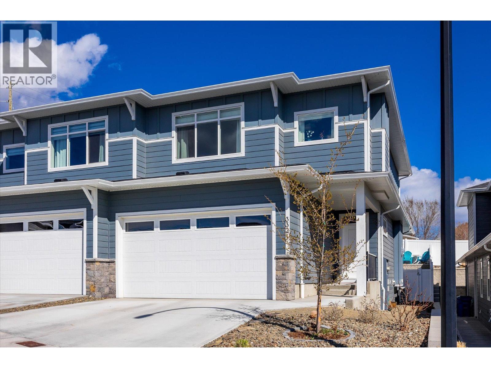 3321 Hawks Crescent - 1
