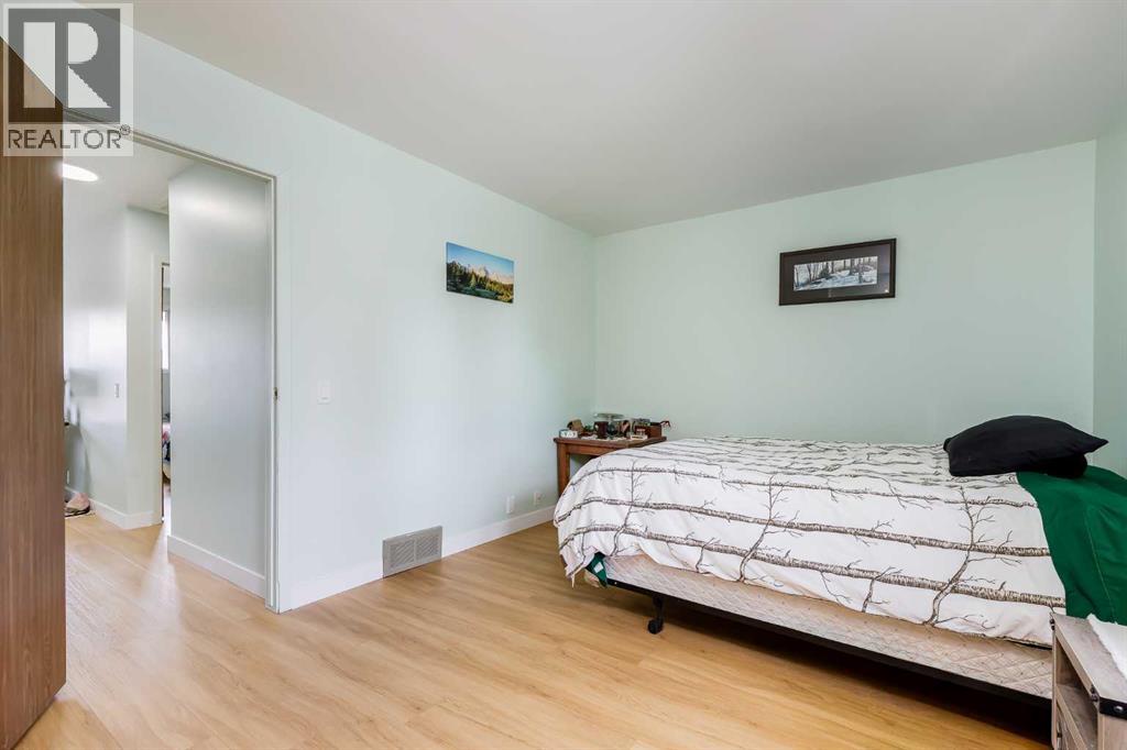 2187 Woodview Drive SW - 19