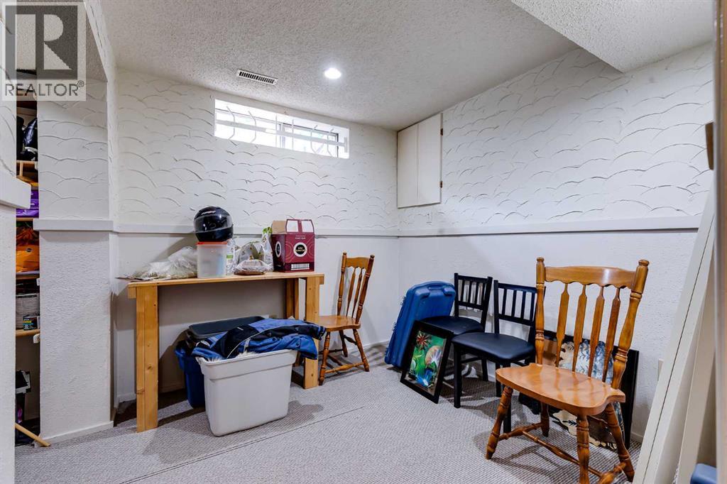 2187 Woodview Drive SW - 23