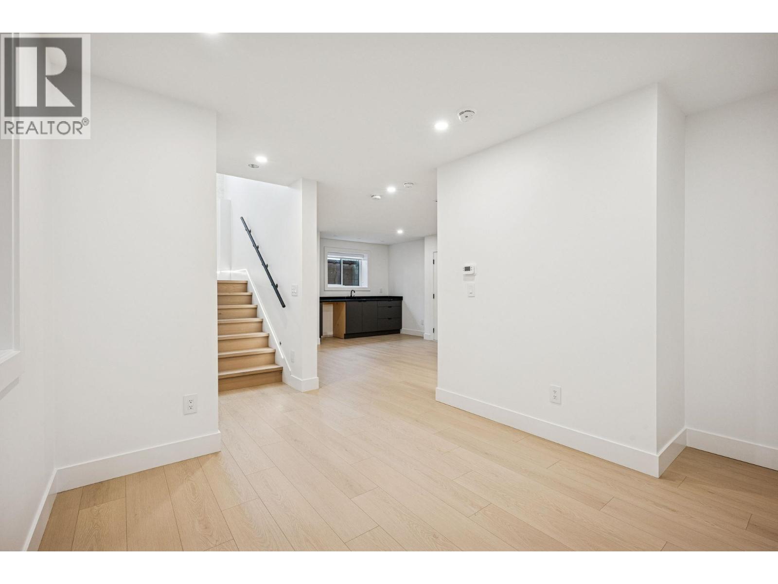 6 Bed, 7 Bath House for Sale in Burnaby – 2 6362 CURTIS STREET, Burnaby – MLS# R3120764 - Image 26