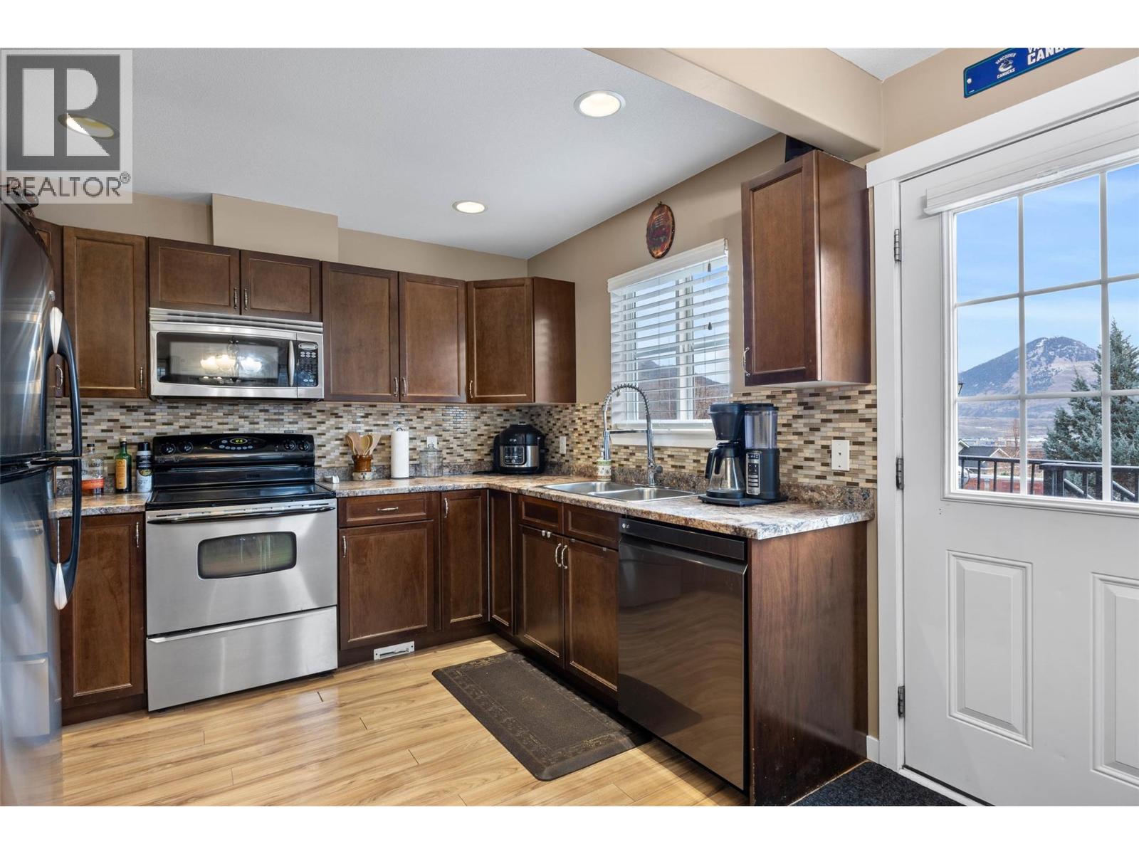 #17 930 Stagecoach Drive - 3