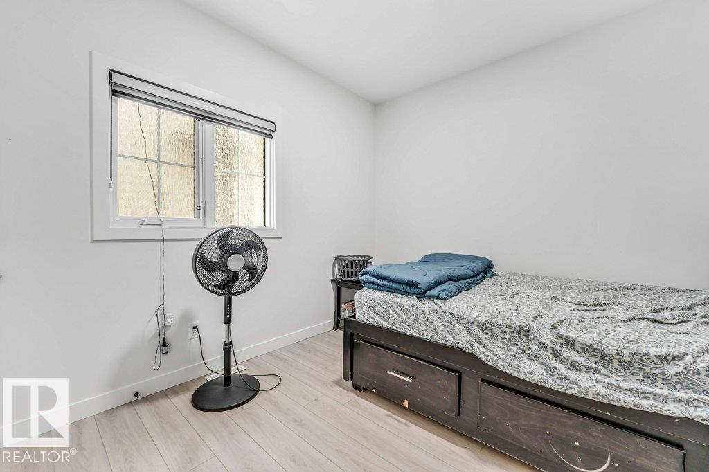423 28 ST SW - 17