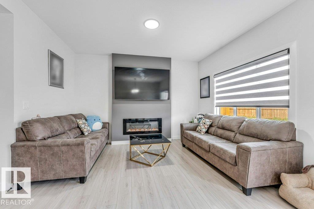 423 28 ST SW - 25