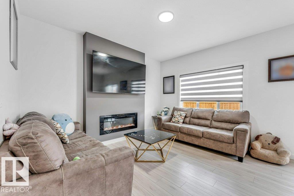 423 28 ST SW - 26