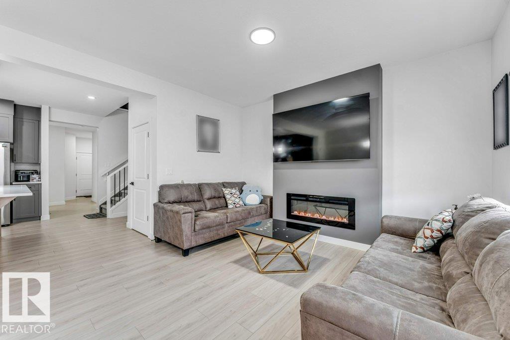 423 28 ST SW - 27