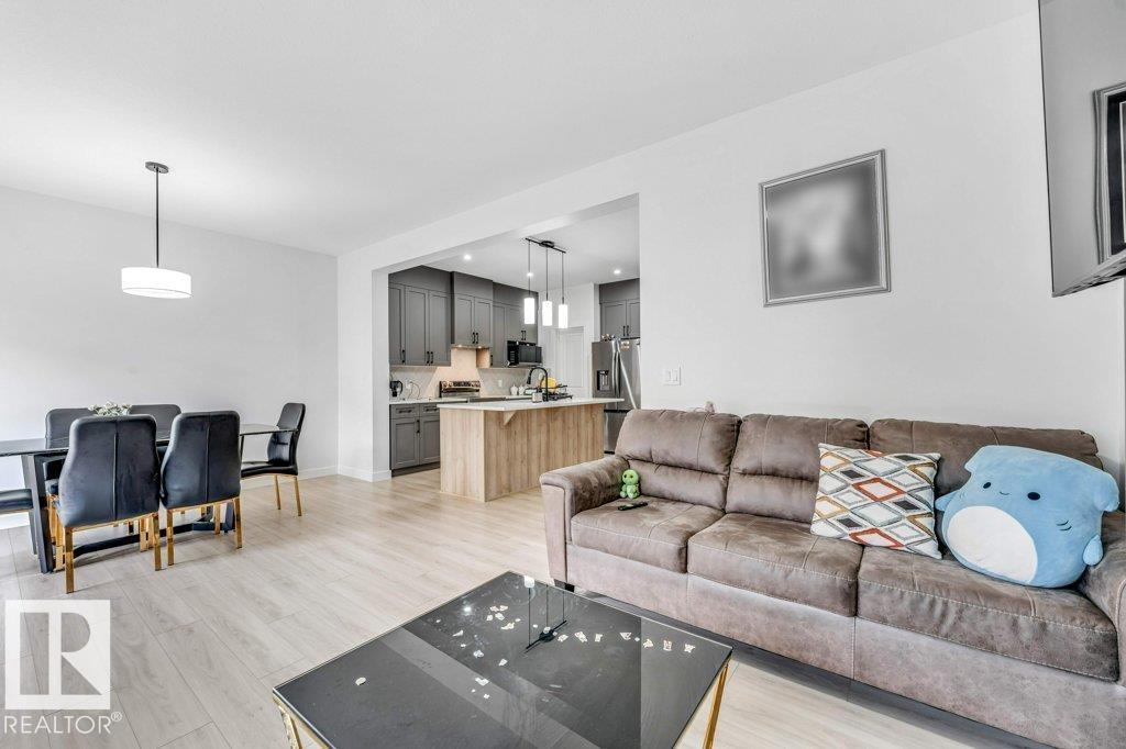 423 28 ST SW - 28