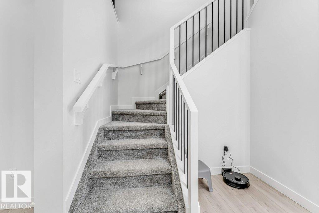 423 28 ST SW - 32