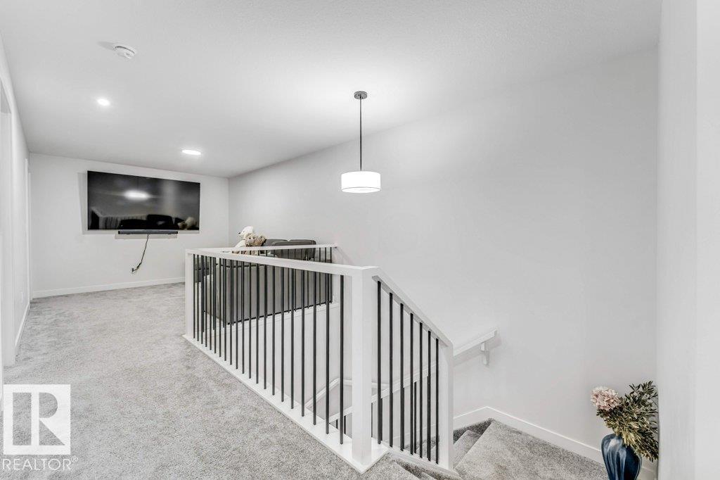 423 28 ST SW - 33